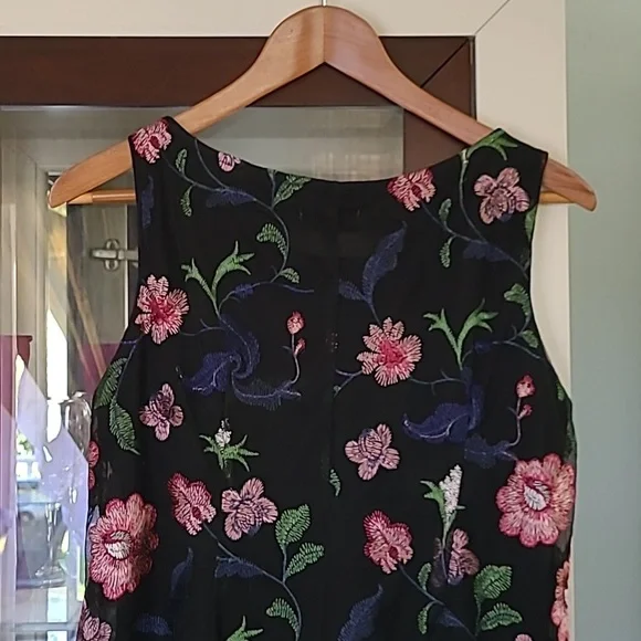 Robbie Bee Lace Dress ❤️ - Picture 5 of 9